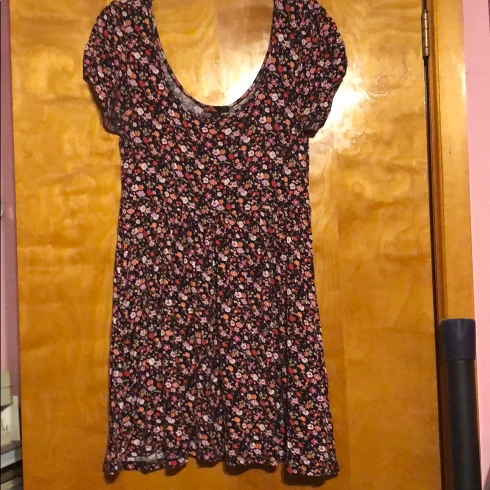 black floral forever 21 dress size L